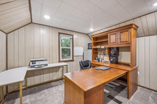 213 Queen Avenue NW, Silver Lake, MN 55381