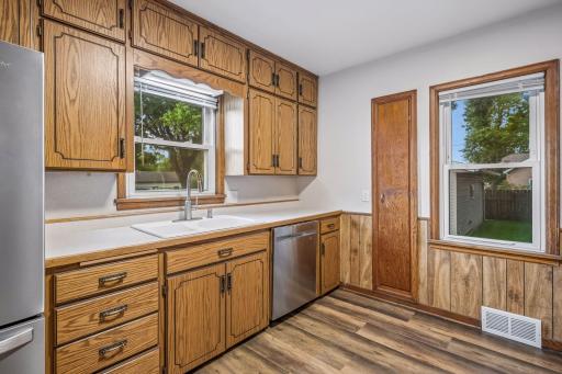 213 Queen Avenue NW, Silver Lake, MN 55381