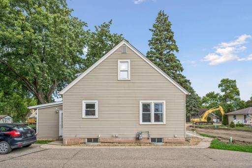 213 Queen Avenue NW, Silver Lake, MN 55381