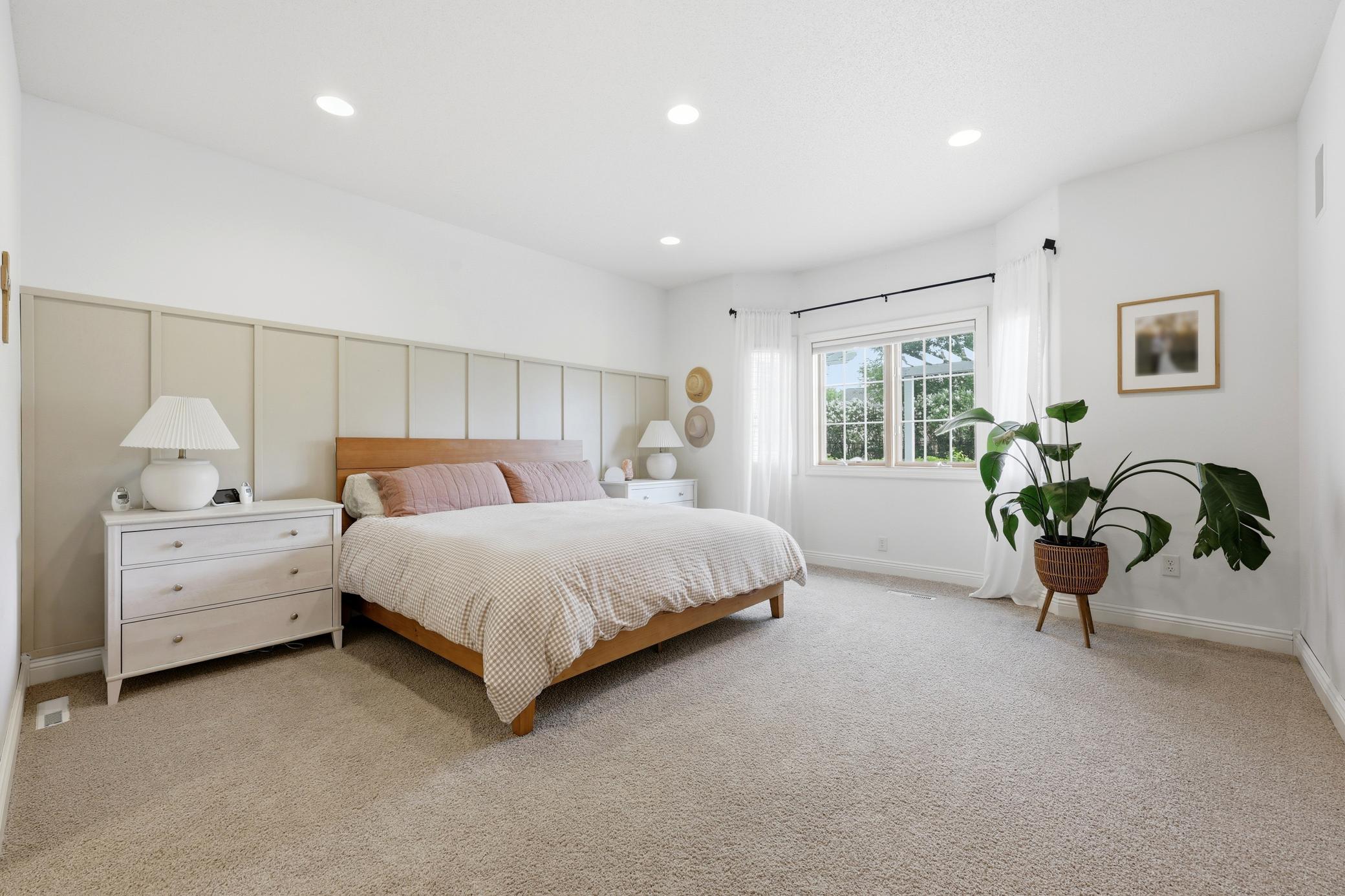 Primary Bedroom - Main Floor