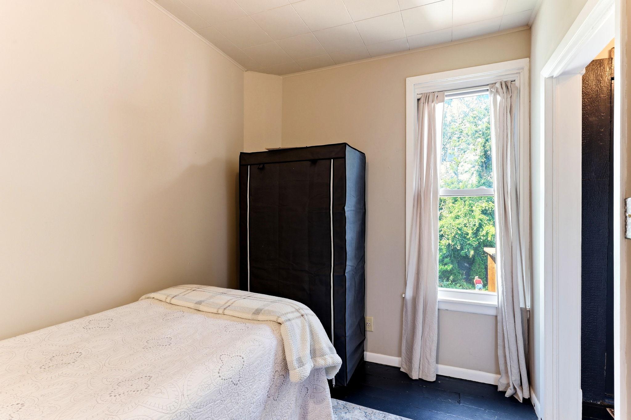 17-web-or-mls-757-Tuscarora-Ave-W-17.jpg
