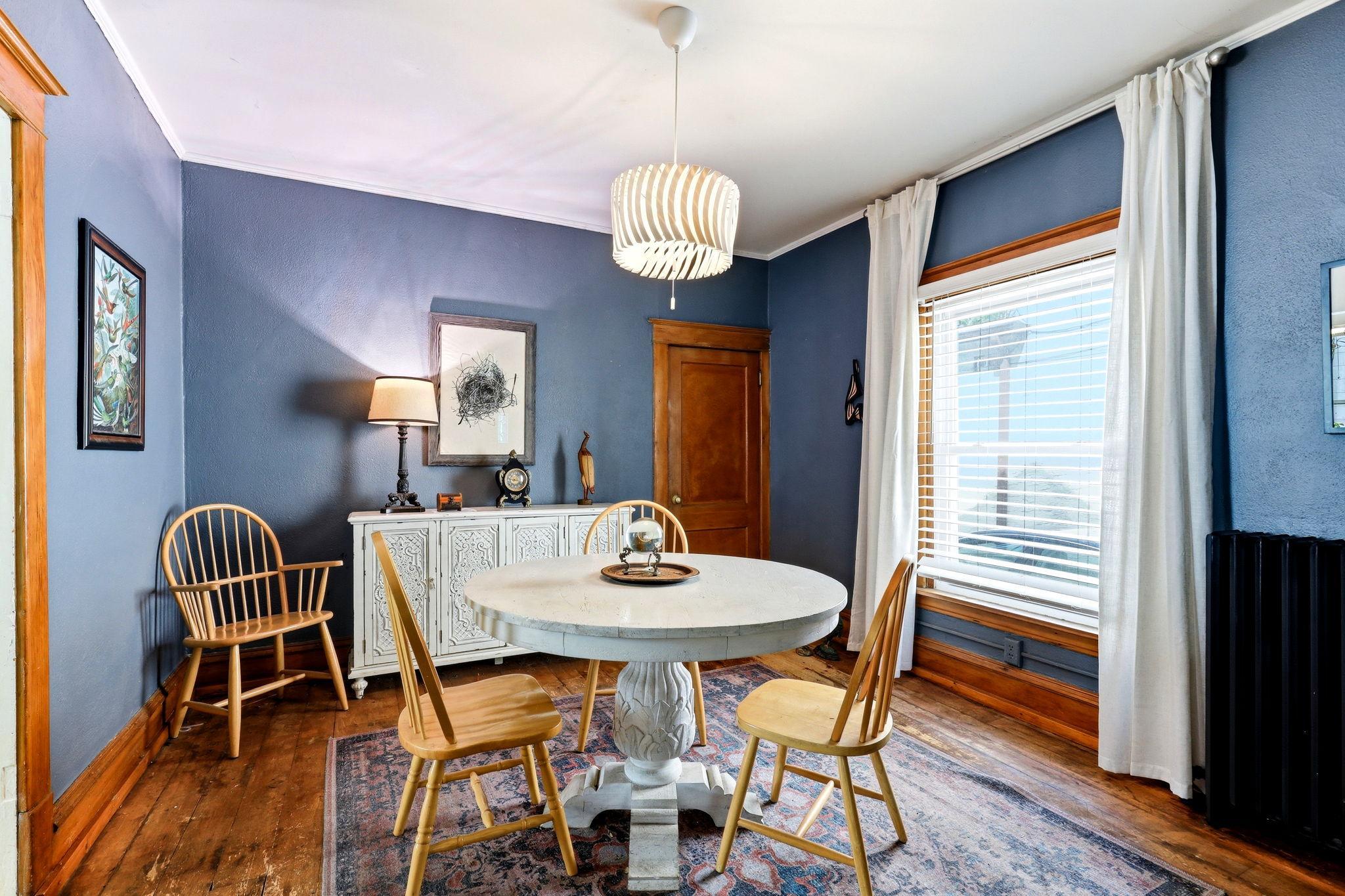 7-web-or-mls-757-Tuscarora-Ave-W-07.jpg