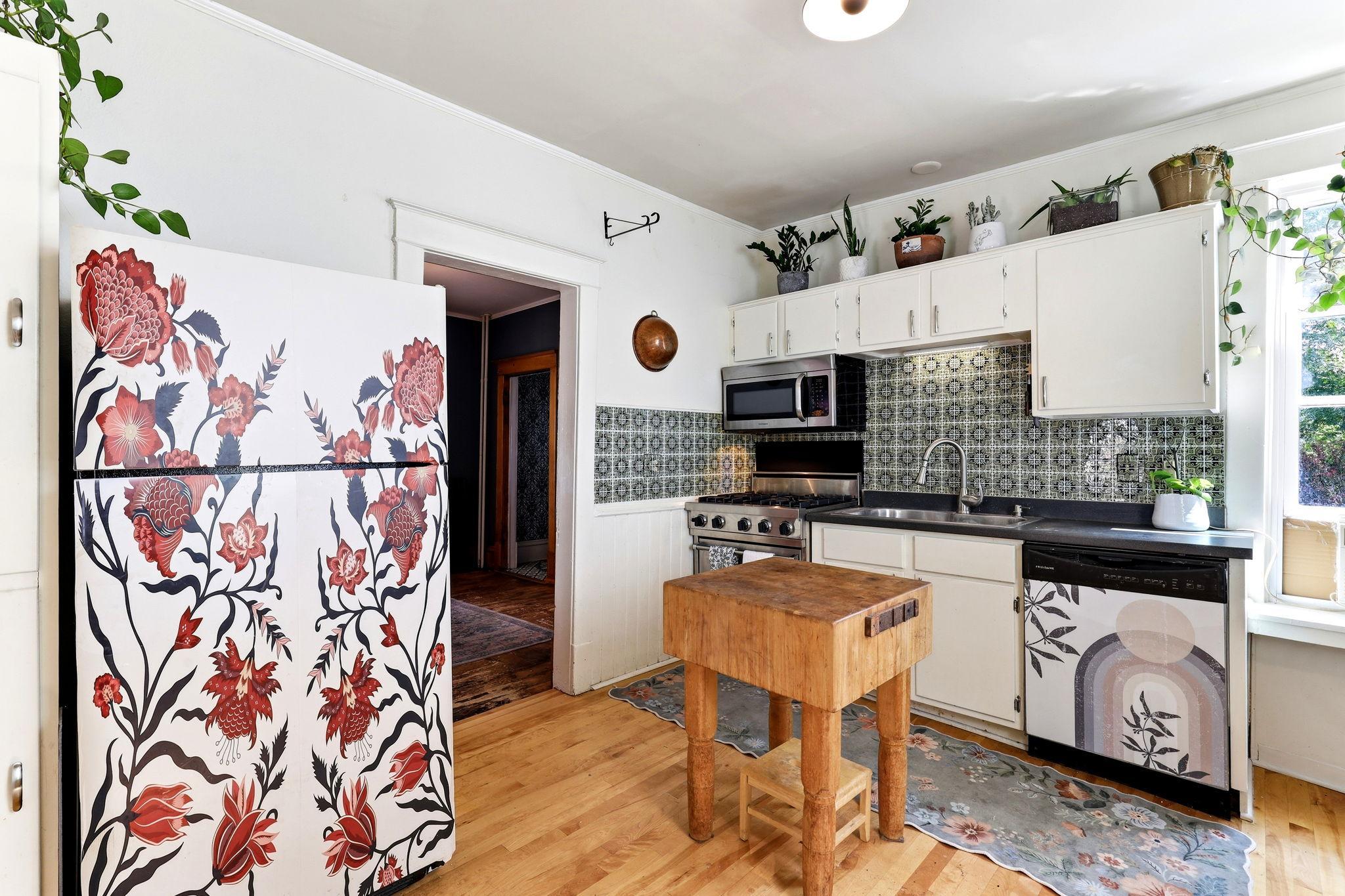 10-web-or-mls-757-Tuscarora-Ave-W-10.jpg