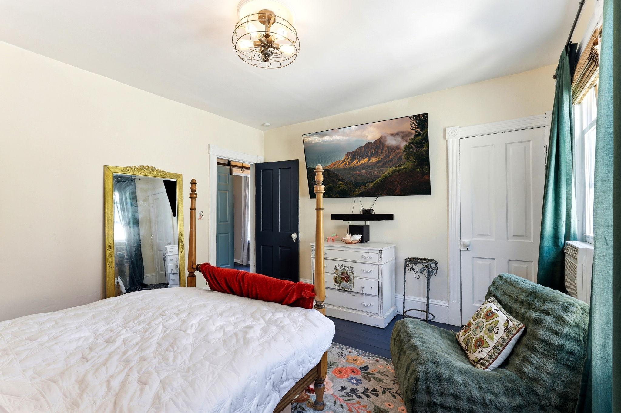 19-web-or-mls-757-Tuscarora-Ave-W-19.jpg
