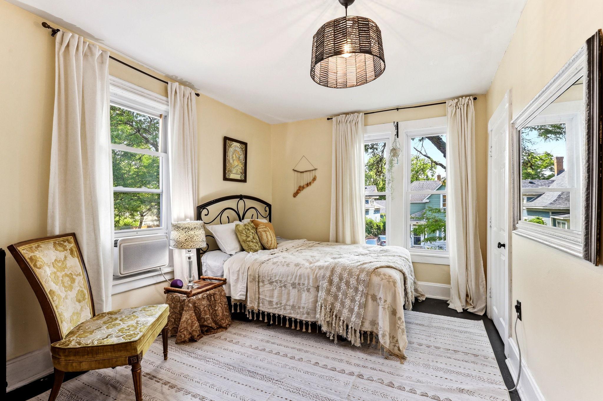 20-web-or-mls-757-Tuscarora-Ave-W-20.jpg