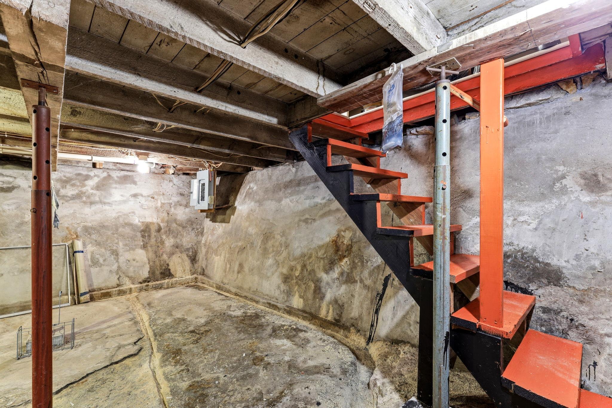 26-web-or-mls-757-Tuscarora-Ave-W-26.jpg