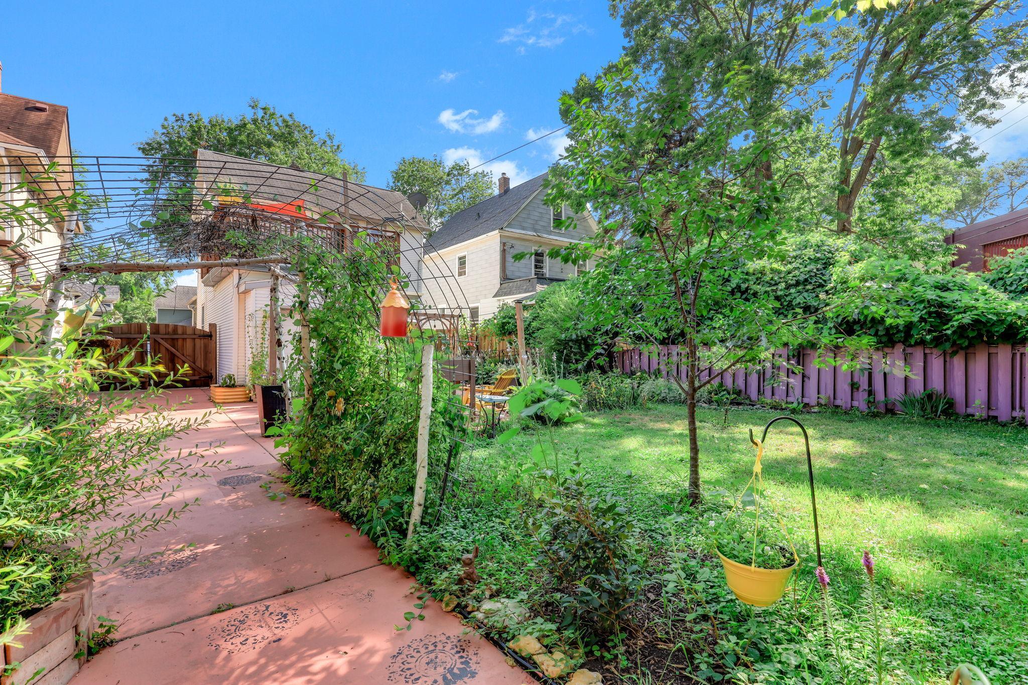 32-web-or-mls-757-Tuscarora-Ave-W-32.jpg