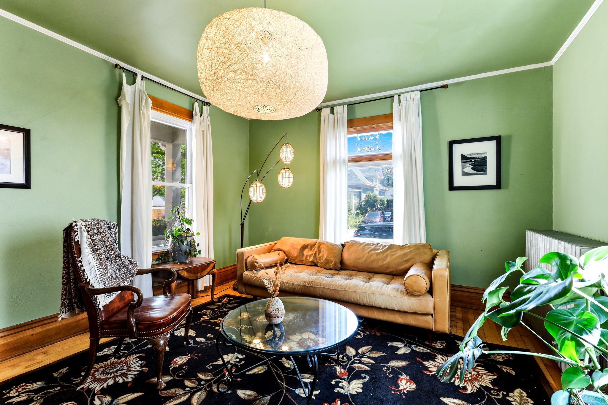 5-web-or-mls-757-Tuscarora-Ave-W-05.jpg