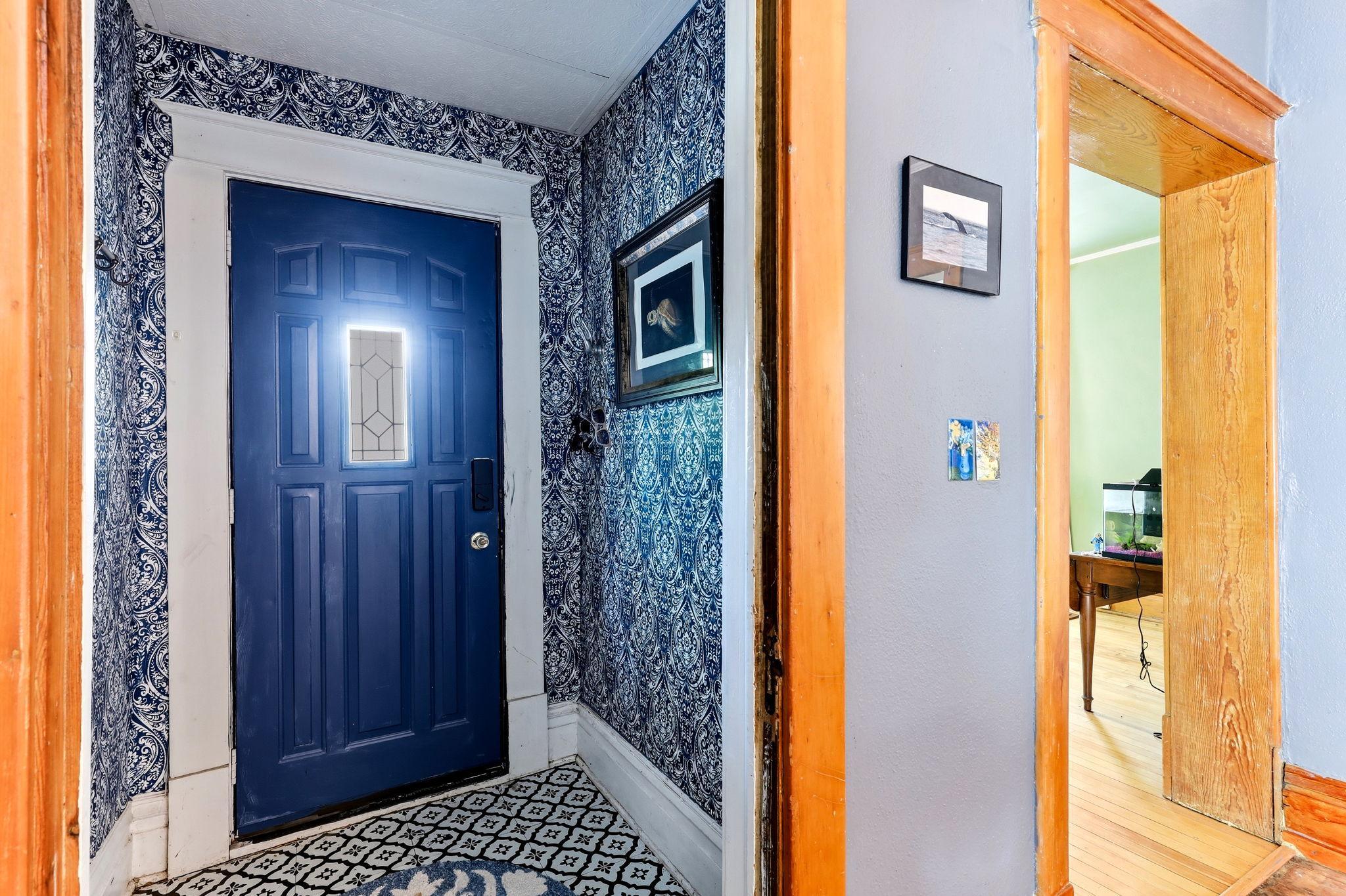 3-web-or-mls-757-Tuscarora-Ave-W-03.jpg
