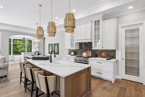 Photo for 264 Wayzata Boulevard E, Wayzata, MN 55391 - listing #7085464 264 Wayzata Boulevard E, Wayzata, MN 55391