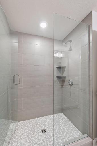 264 Wayzata Boulevard E, Wayzata, MN 55391