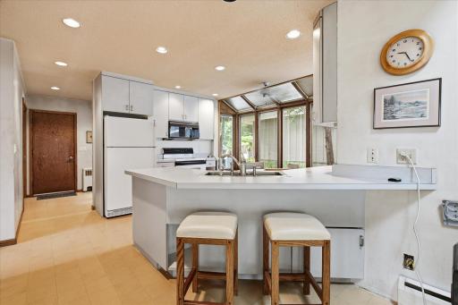 05-5510 Maple Heights Rd [3152808]- 005.jpg