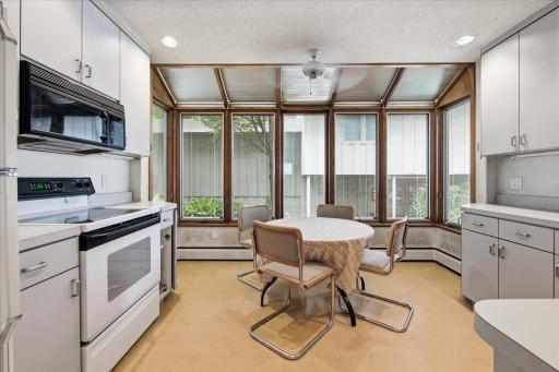 04-5510 Maple Heights Rd [3152808]- 004.jpg