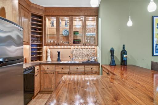 Every exceptional entertaining space deserves a beautifully appointed wet bar.