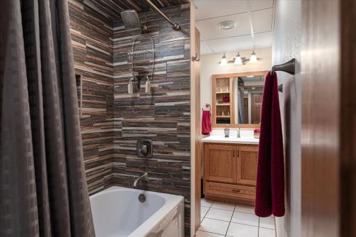 1184 Crescent Hills Drive, La Crescent, MN 55947
