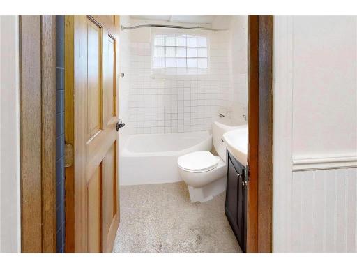 1913 Emerson Avenue, 1, Minneapolis, MN 55408