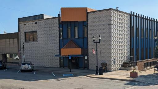 101 S 1st Street, Montevideo, MN 56265