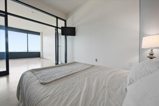 12-5601 Smetana Dr Unit 712 [3119805]- 012.jpg