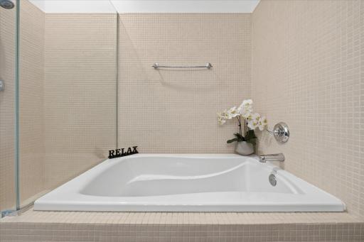 18-5601 Smetana Dr Unit 712 [3119805]- 018.jpg