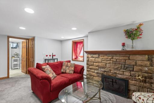 Egress window and recessed lighting make this a bright/comfortable to hang out!