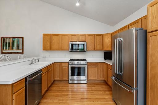808 Winterberry Drive, Saint Paul, MN 55125