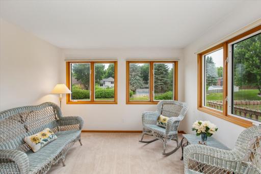 808 Winterberry Drive, Saint Paul, MN 55125