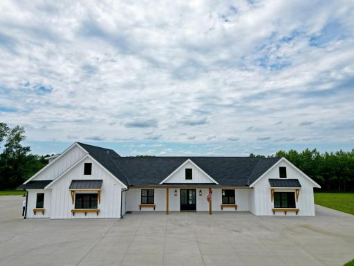 1383 120th Street NE, Monticello, MN 55362
