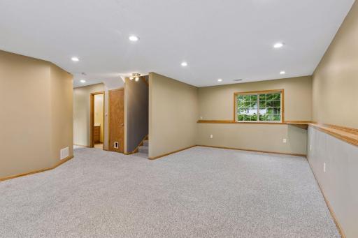 680 Lois Lane, Lino Lakes, MN 55014