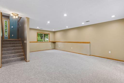 680 Lois Lane, Lino Lakes, MN 55014