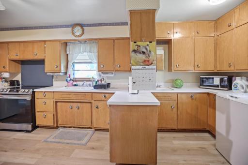216 8th Avenue SE, Waseca, MN 56093