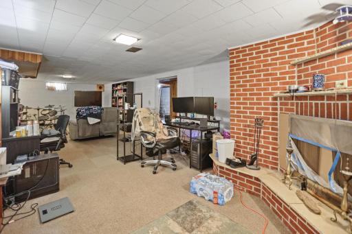216 8th Avenue SE, Waseca, MN 56093