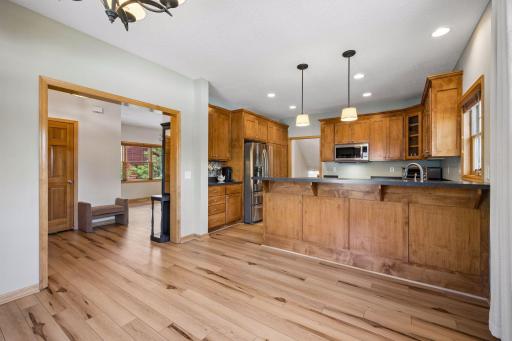 11585 Laketowne View, Albertville, MN 55301
