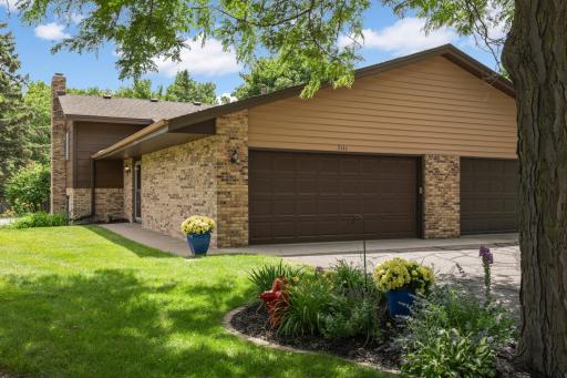 7111 Robinwood Bay, Saint Paul, MN 55125