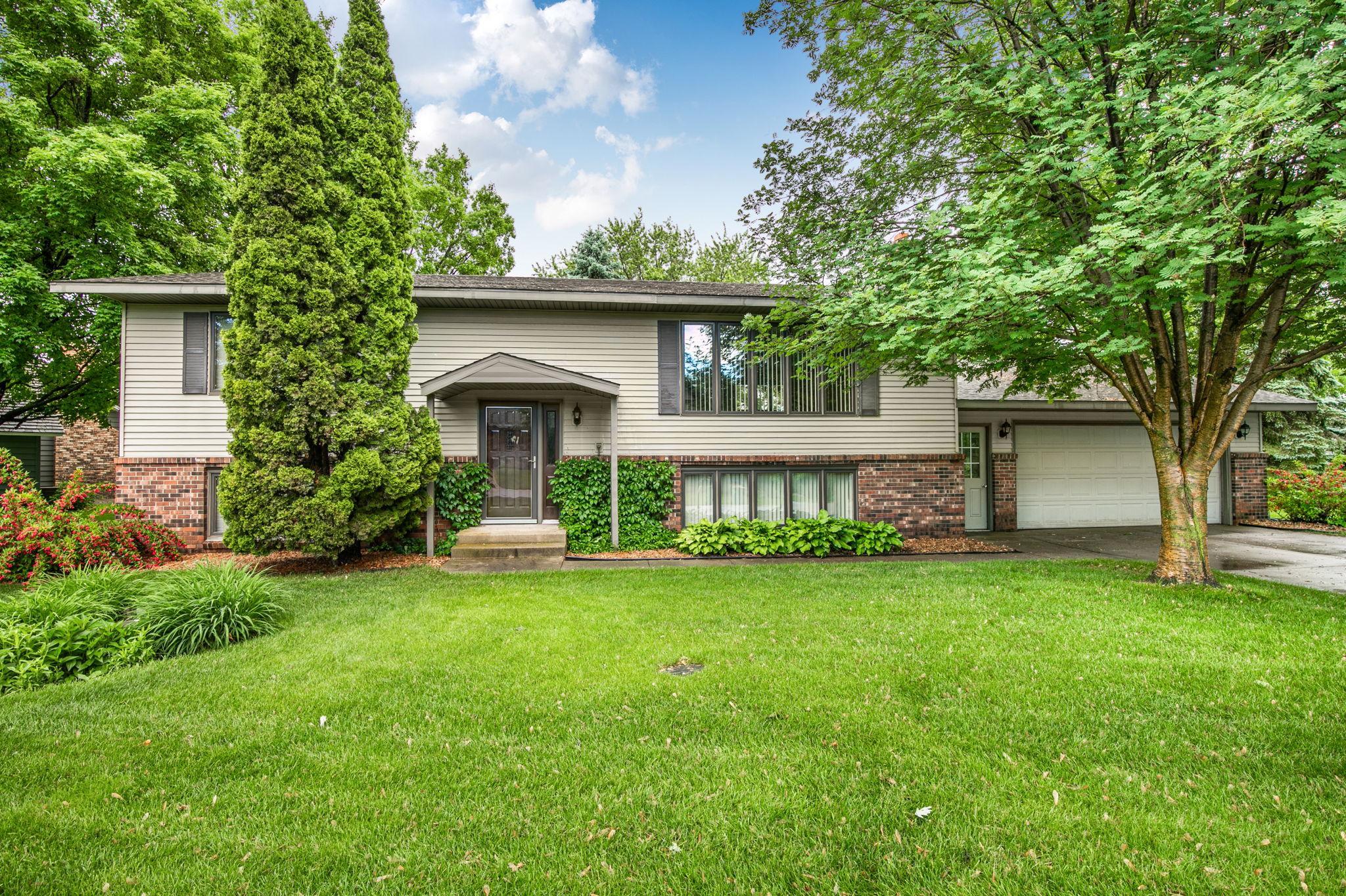 Welcome to your lakeside and golf course home!
