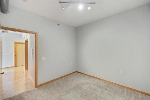 1211 Lagoon Avenue, 510, Minneapolis, MN 55408