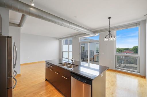 1211 Lagoon Avenue, 510, Minneapolis, MN 55408