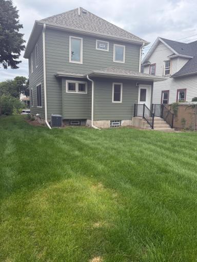 2427 17th Avenue S, Minneapolis, MN 55404