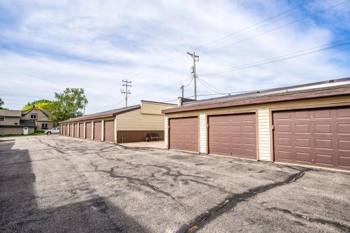151 Lake Avenue N, 102, Spicer, MN 56288