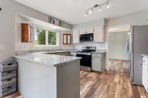 864 Winterberry Court, Woodbury, MN 55125