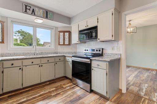 864 Winterberry Court, Woodbury, MN 55125