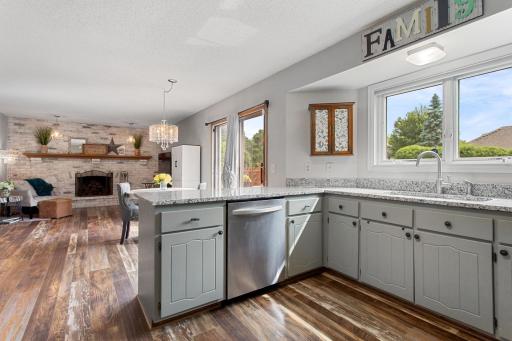 864 Winterberry Court, Woodbury, MN 55125