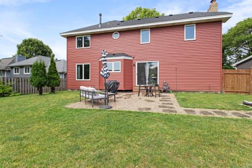 864 Winterberry Court, Woodbury, MN 55125