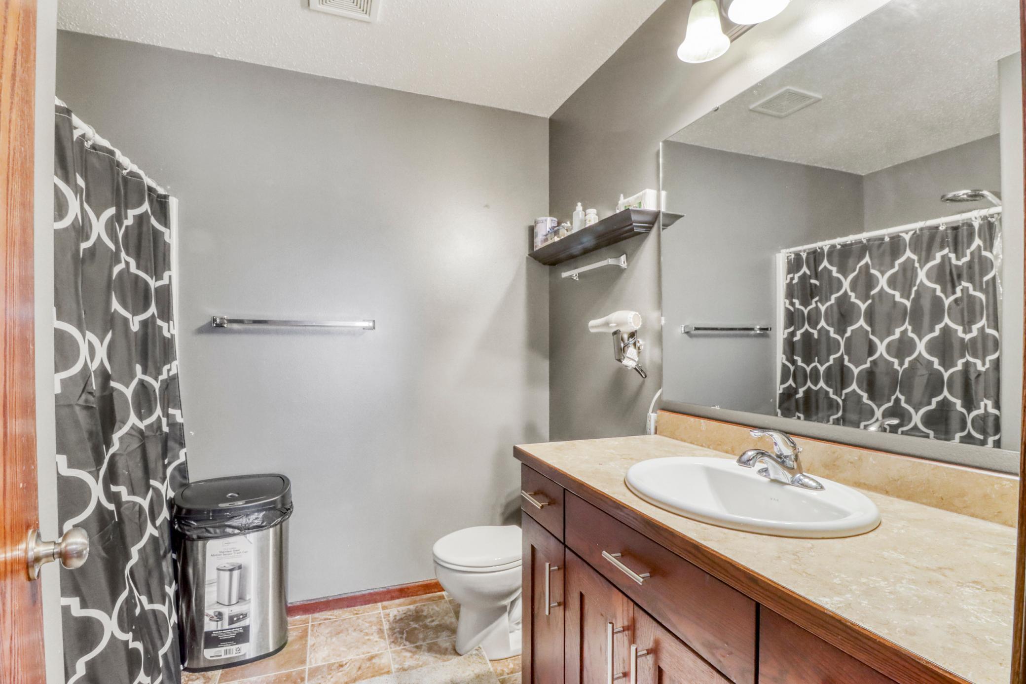 Primary Bathroom1_1-3264.JPG