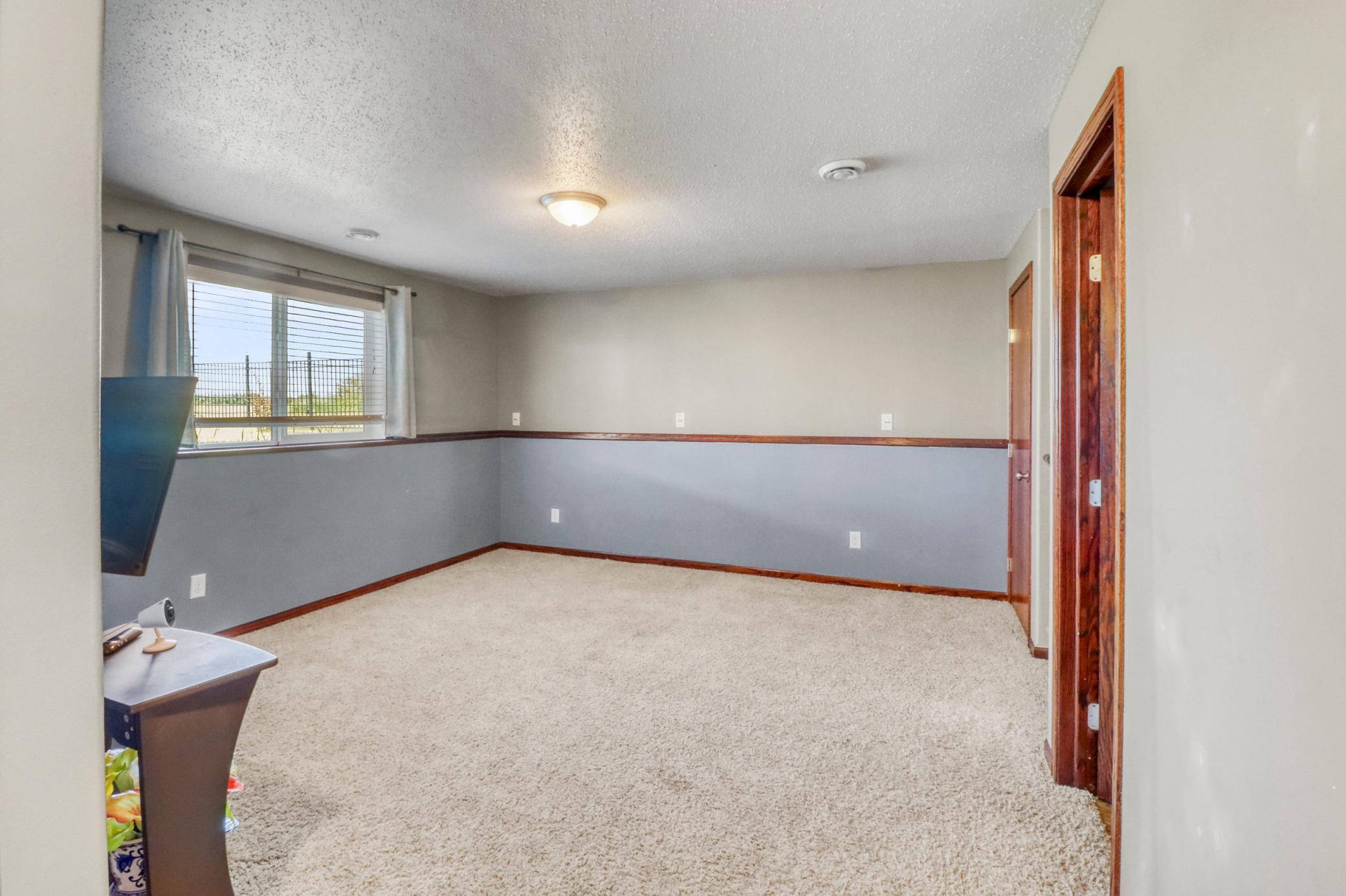 Basement1_1-3264.JPG