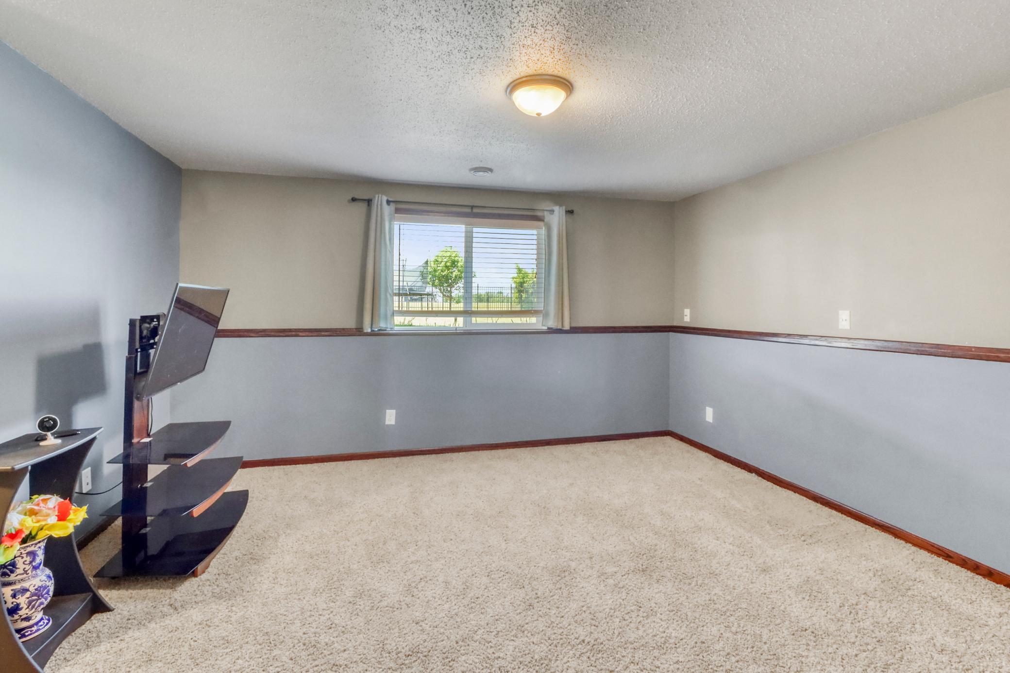 Basement1_3-3264.JPG