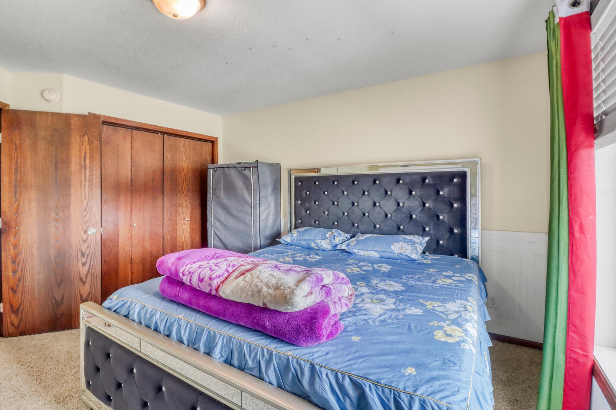 Bedroom1_2-3264.JPG
