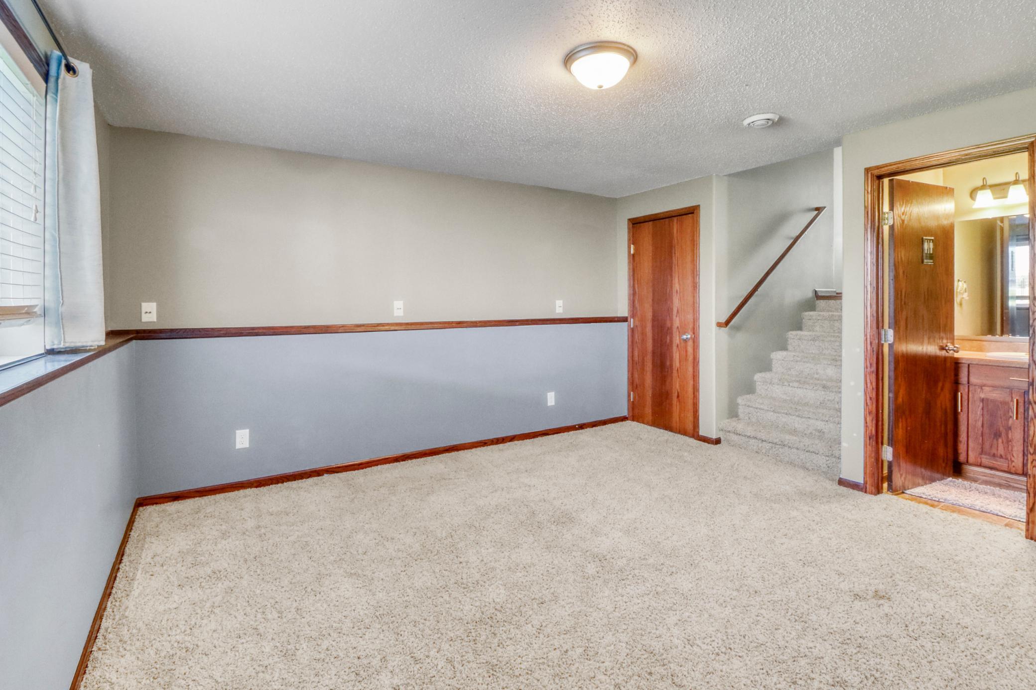 Basement1_5-3264.JPG
