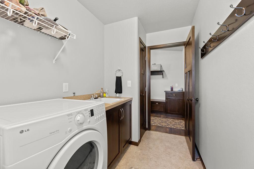 Washer/ Dryer included, sink + closet in laundry