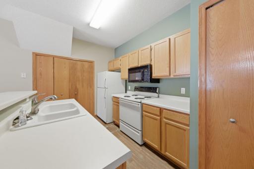14172 Plymouth Avenue, 28, Burnsville, MN 55337