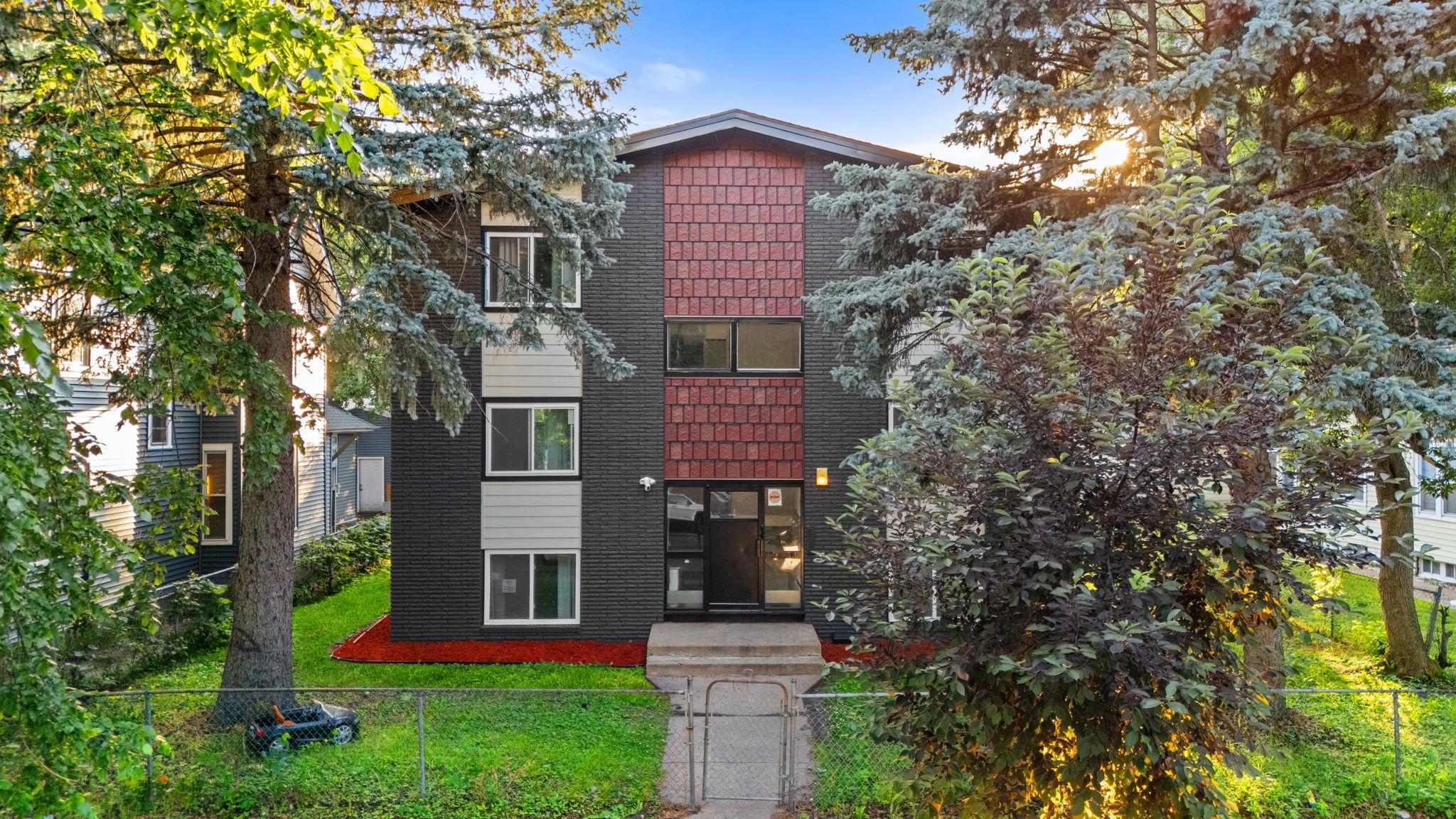Property photo for 2528 17th Avenue S, Minneapolis, MN 55404